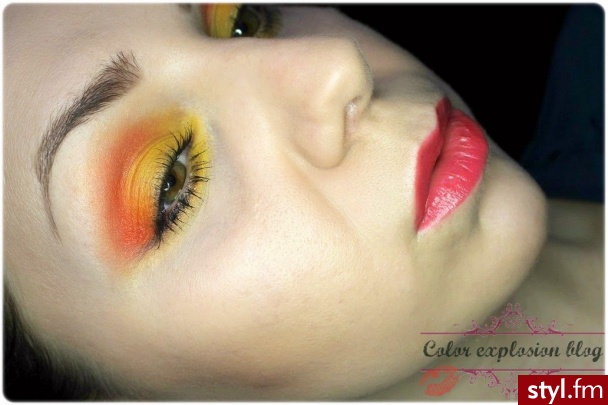 http://color-explosion-blog.blogspot.com/2015/03/pierwszy-tydzien-projektu-cztery-zywioy.html - Wieczorowe Makijaże