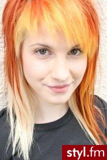 Średnie Fryzury