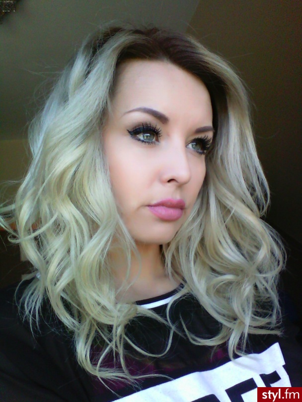Blond Rozpuszczone Kręcone Na co dzień Średnie Fryzury