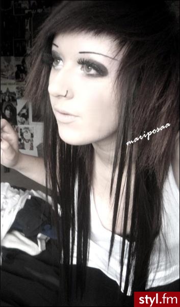 Emilyy - EMO Alternatywne Średnie Fryzury