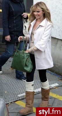 UGG AUSTRALIA ..CHCE SOBIE TAKIE KUPIC CO MYSLICIE ? SA ONE MODNE W POLSCE ? - Pozostałe Buty Moda