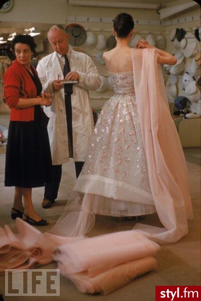 Sukienki Moda