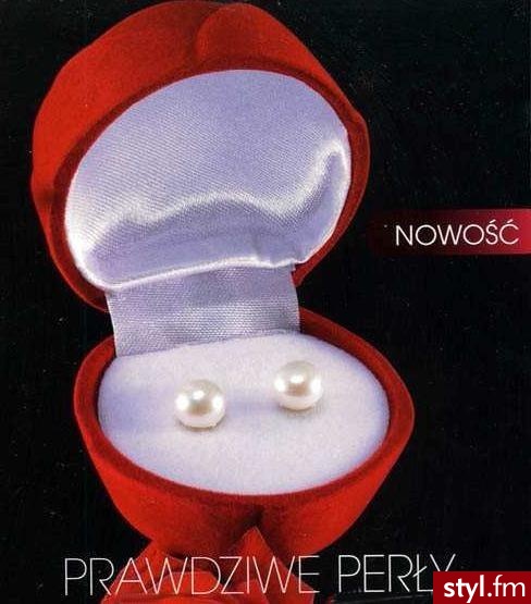 W eleganckim pudełeczku w kształcie róży.
Średnica: ok 8,7mm
Prawdziwe perły.
Pozłacane 22-karatowym złotem.

Cena regularna 40,00zł - Pozostałe Dodatki Moda