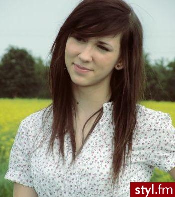 Średnie Fryzury