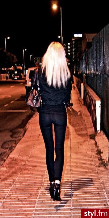 Blond Rozpuszczone Proste Na co dzień Średnie Fryzury