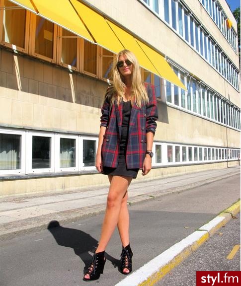 Jeżeli zdjęcie znajduje się już w galerii poproszę o link - Moda uliczna Inne Moda