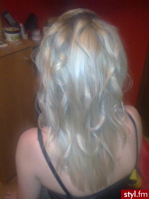 makijaż i fryzurka mojej roboty;) - Kręcone Na co dzień Średnie Fryzury