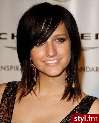 Ashlee Simpson - Średnie Fryzury