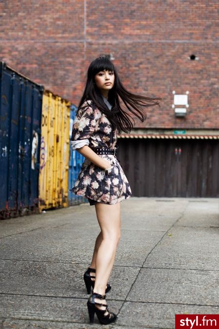 Jeżeli zdjęcie znajduje się już w galerii poproszę o link - Moda uliczna Inne Moda