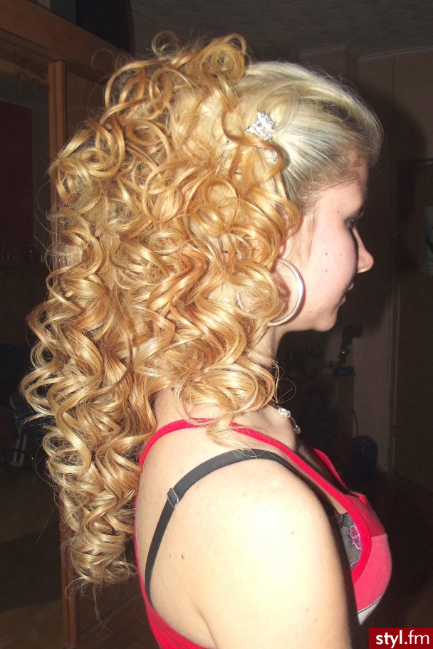 Blond Upięcie Kręcone Wieczorowe Długie Fryzury