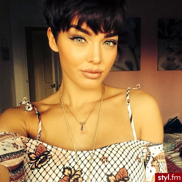 Rosie Robinson
 - Fryzury gwiazd Krótkie Fryzury