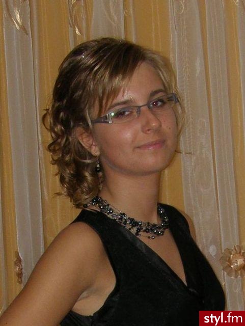Wieczorowe Średnie Fryzury