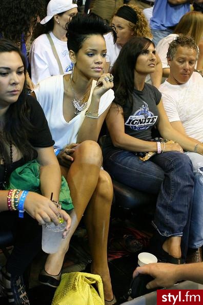 Rihanna -NBA Finals - Moda uliczna Inne Moda