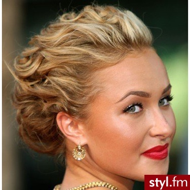 Blond Upięcie Kręcone Wieczorowe Średnie Fryzury