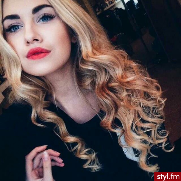 Blond Rozpuszczone Kręcone Na co dzień Długie Fryzury