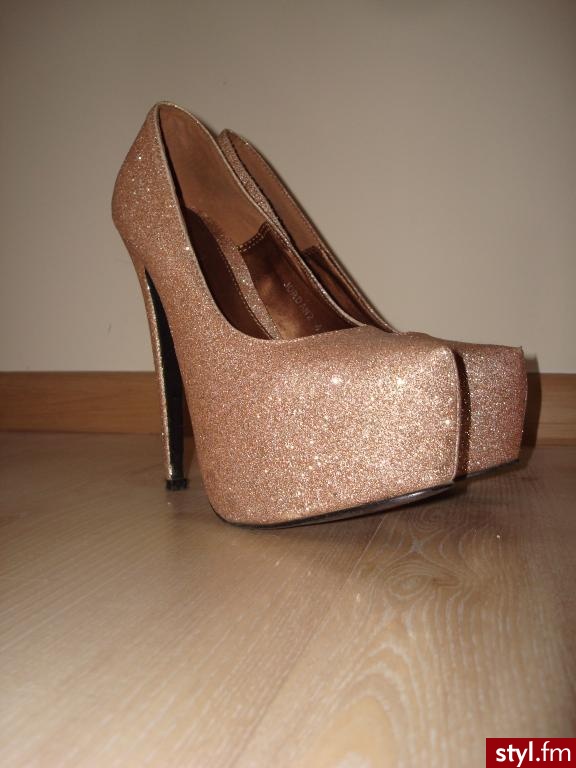 Szpilki Buty Moda