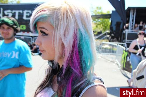 Blond EMO Alternatywne Średnie Fryzury