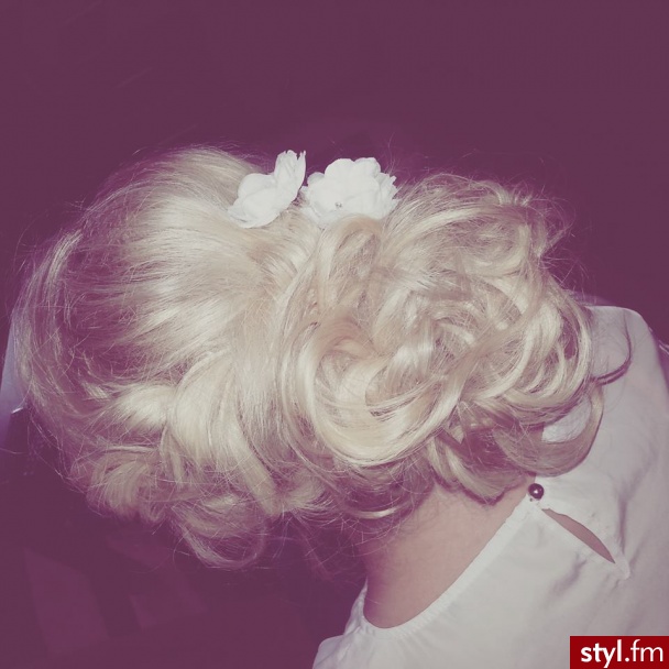 Blond Upięcie Kręcone Wieczorowe Długie Fryzury