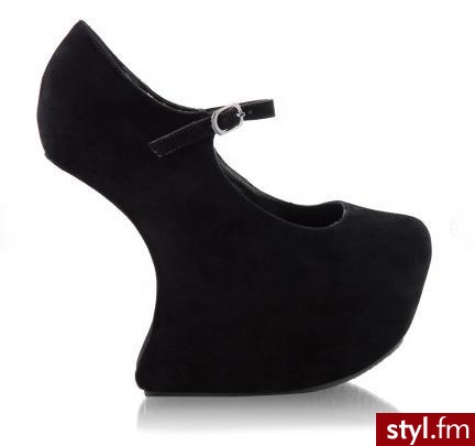 zamówiłam je, ciekawe czy da sie w nich wogole chodzic , juz nie mogę się doczekać :) - Koturny Buty Moda