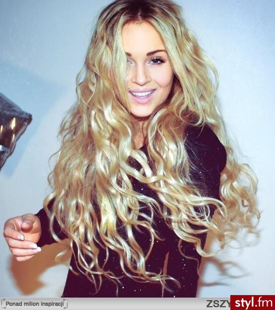 Blond Rozpuszczone Kręcone Na co dzień Długie Fryzury
