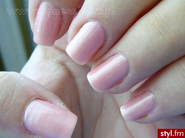 Rimmel - 287 Bahamas Flirt | 
Notka na moim blogu na jego temat:
http://lioness.blox.pl/2013/07/Rimmel-287-Bahamas-Flirt.html - Kwadratowe Naturalne Paznokcie
