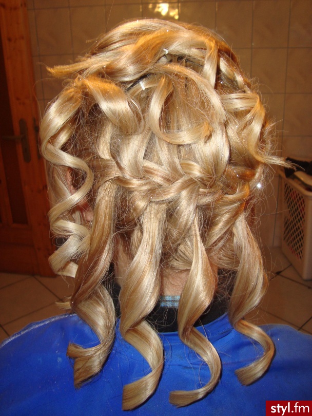 Blond Upięcie Proste Wieczorowe Średnie Fryzury