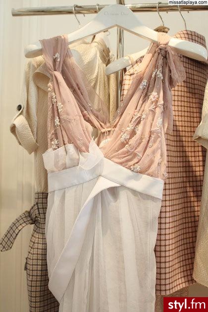 Sukienki Moda
