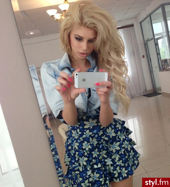 Blond Rozpuszczone Kręcone Na co dzień Długie Fryzury