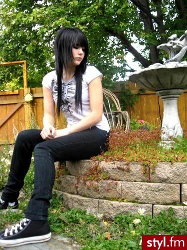 <3. <3 - EMO Alternatywne Średnie Fryzury