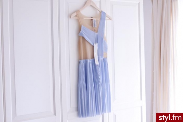 Sukienki Moda