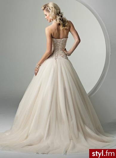 http://www.savoi.com.pl/ - Suknie ślubne Ślub Moda