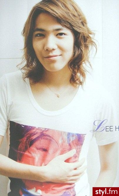 Lee Hong Ki. Lee Hong Ki - Średnie Męskie Fryzury