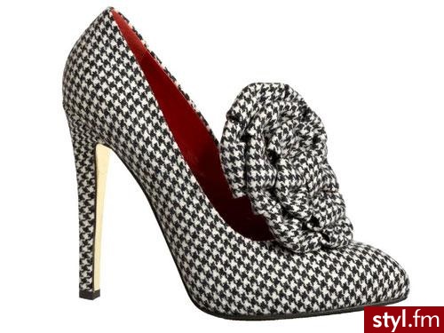 Moschino i modna pepitka - 835$ - Pozostałe Buty Moda