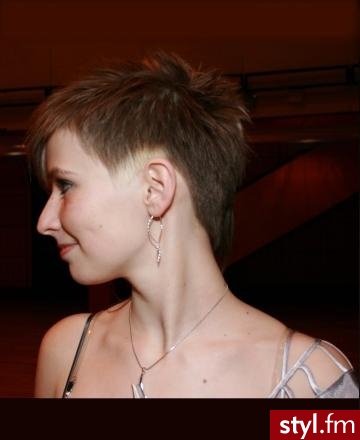 Średnie Fryzury