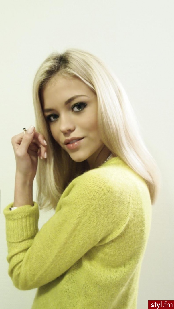 Blond Rozpuszczone Proste Na co dzień Średnie Fryzury