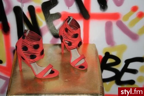 Nicholas Kirkwood Pink Buty ... bajecznie spray namalowany przez Louise Gray .... Nicholas Kirkwood Pink Buty ... bajecznie spray namalowany przez Louise Gray ... - Pozostałe Buty Moda