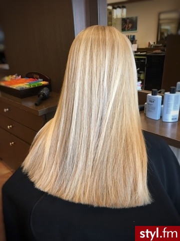 fryzjer warszawa sombre z Olaplex salon for hair - Blond Rozpuszczone Proste Na co dzień Długie Fryzury