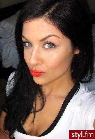 makijaż. Revlon lipstick in Orange - Makijaże