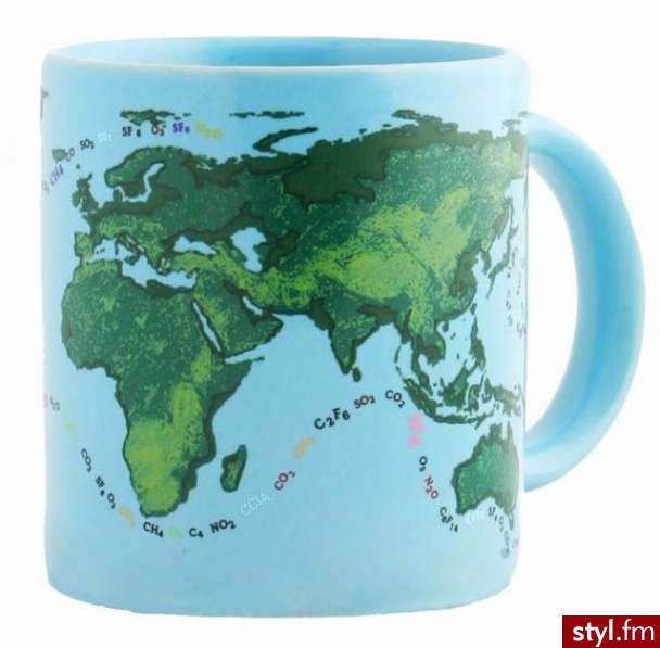 Jeżeli nie zastawialiście się jeszcze co właściwie oznacza globalne ocieplenie, to ten produkt z pewnością skłoni Was do refleksji. Kubek posiada nadrukowaną mapę świata i na pozór wygląda zwyczajnie, ale gdy tylko wlejecie do niego gorący płyn linie brze - Gadżety Inne Moda