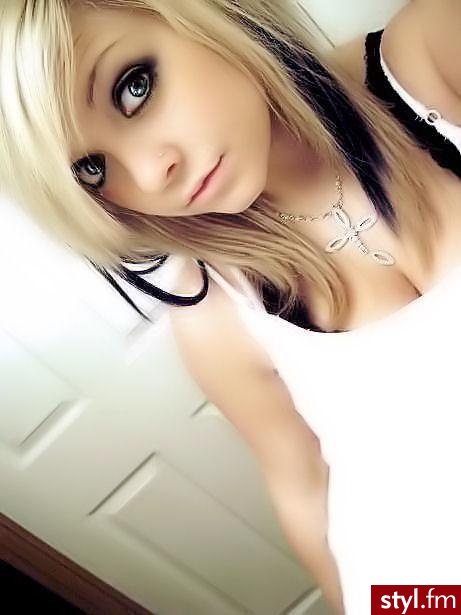 Średnie Fryzury