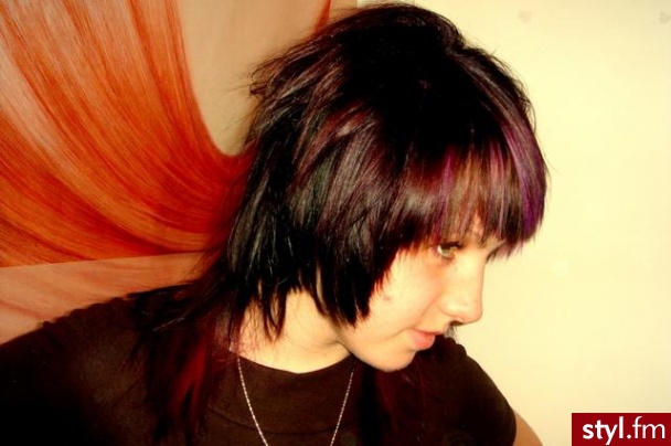Salon Fryzjerski ,,Gabriela''Kahles Gabriela - EMO Alternatywne Średnie Fryzury