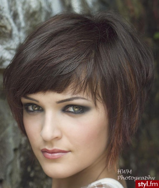 Średnie Fryzury