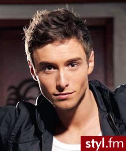 Fryzurka Means'a Zelmerlow - Średnie Męskie Fryzury
