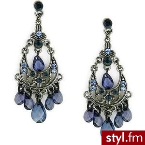 Hematite Tone Sapphire Hues Chandelier Earrings - Polyvore. Pobrano ze strony: http://www.polyvore.com/hematite_tone_sapphire_hues_chandelier/thing?id=14091749 - Pozostałe Dodatki Moda