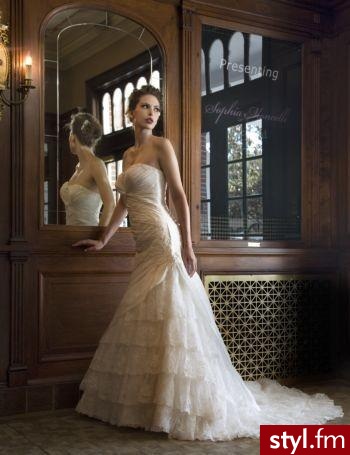 http://www.kleinfeldbridal.com/ - Suknie ślubne Ślub Moda