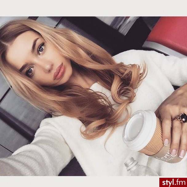 Blond Rozpuszczone Kręcone Na co dzień Długie Fryzury