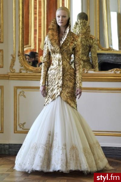 z ostatniej kolekcji Alexandra McQueena - Pozostałe Ciuchy Moda