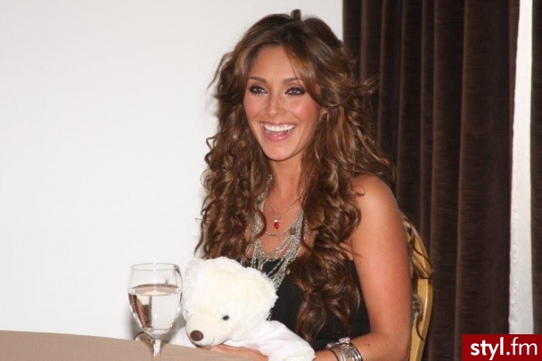 Anahi - Długie Fryzury