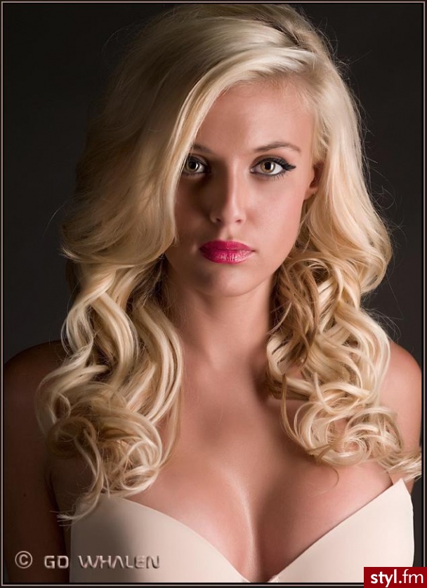 Blond Rozpuszczone Kręcone Na co dzień Długie Fryzury
