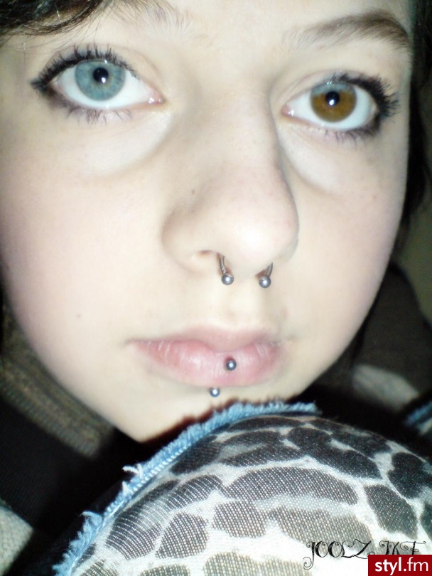 moje małe złomki. vertical labret, i septum. - Modyfikacje ciała